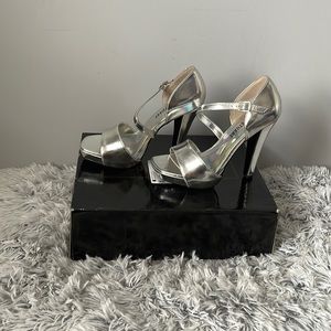 Colin Stuart high heels sandals silver size 6 New